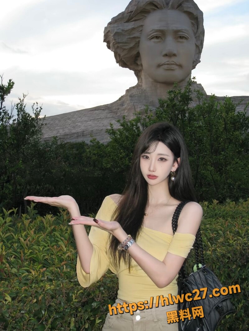 御姐大学生卖身金主1