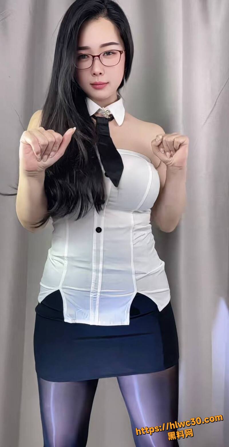 爆奶熟女安然裸舞4