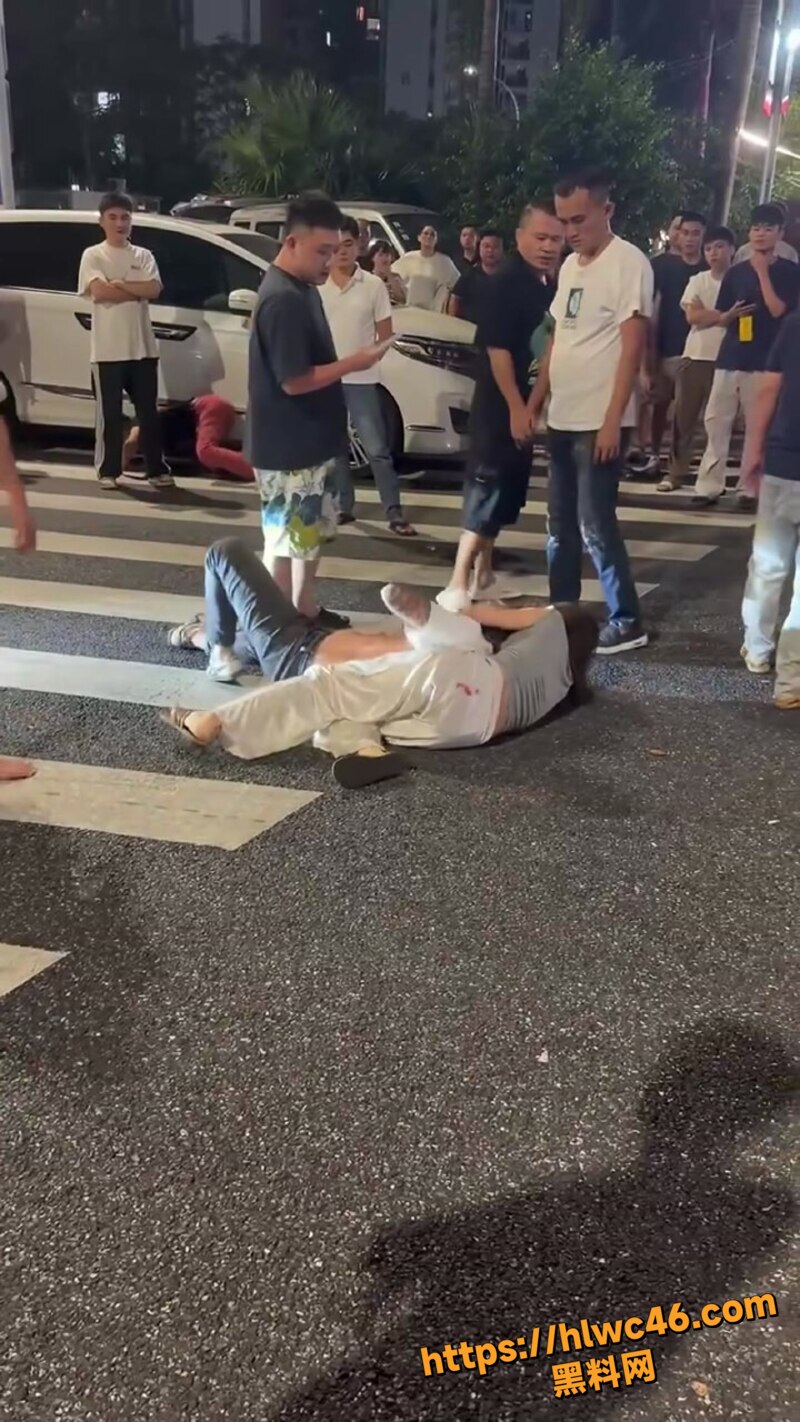 多人当街打架乱斗4