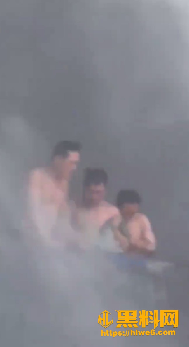 辉腾鞋业厂房发生火灾
