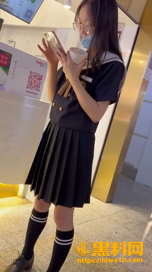 偷拍学生妹裙底