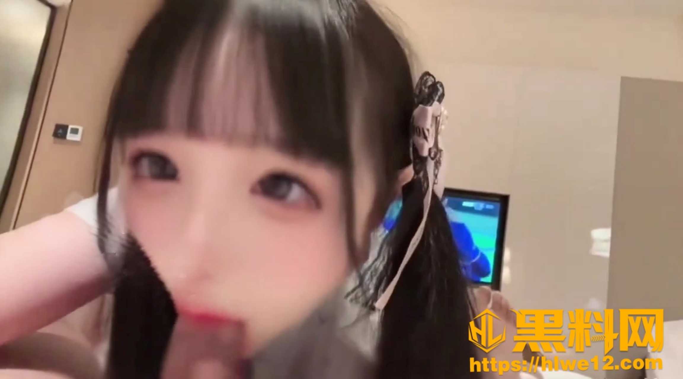 娃娃脸嫩妹性爱自拍