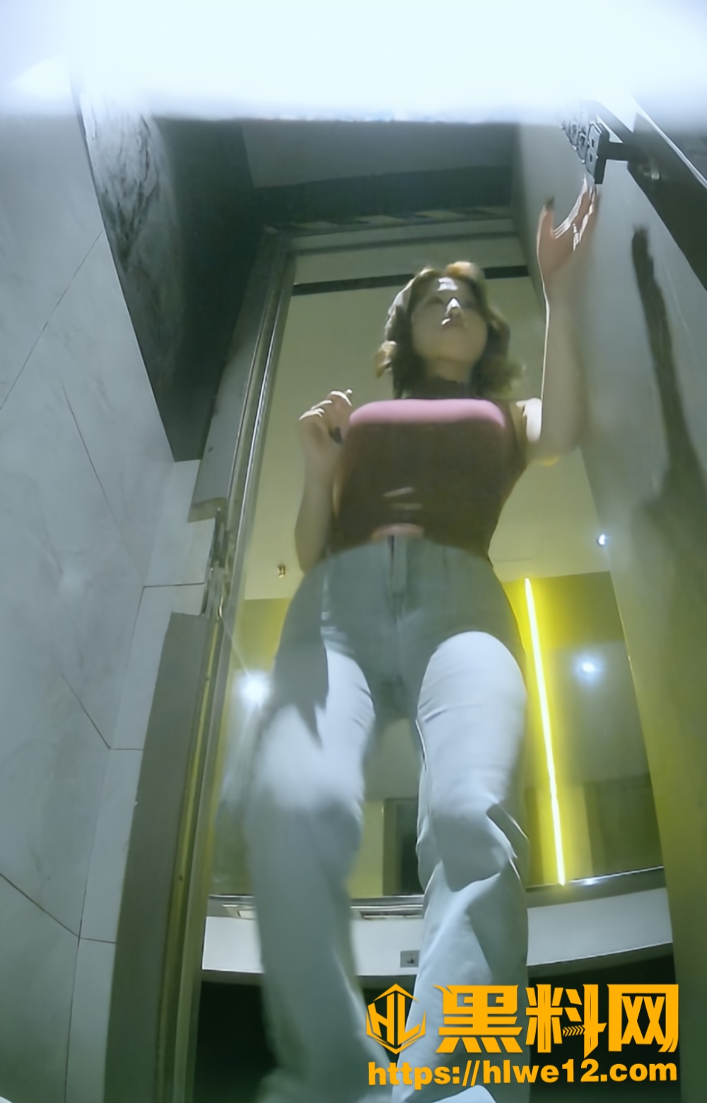 酒吧女厕高清偷拍1